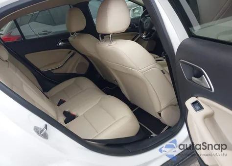 2020 Mercedes-Benz Gla 250 z USA, uszkodzony, nr VIN WDCTG4EB4LU023623